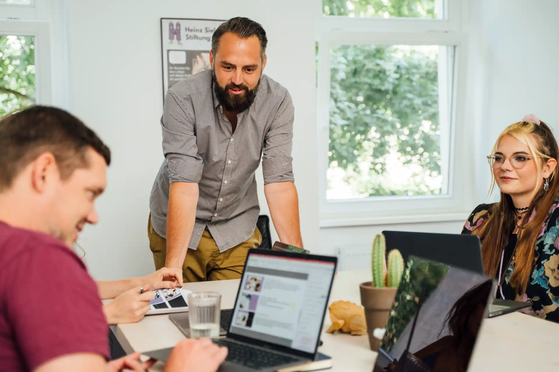 Team bei einem Workshop zur Einführung von KI im Unternehmen
